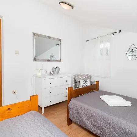 Nyaraló House Bany *