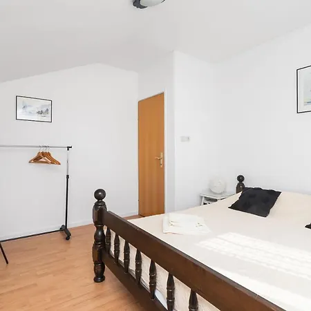House Bany Skradin
