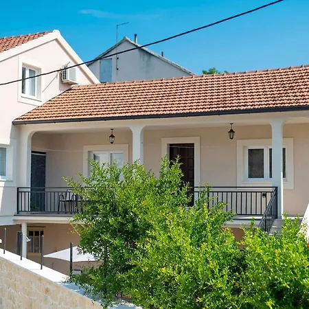 House Bany Nyaraló Skradin